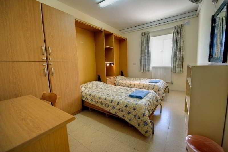 Malta University Residence Aparthotel Lija Bagian luar foto
